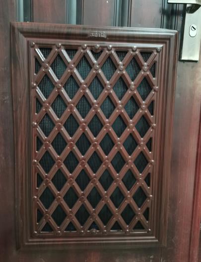 南昌防盗门加通风窗:夏日的阳光肆意的热量不断积聚